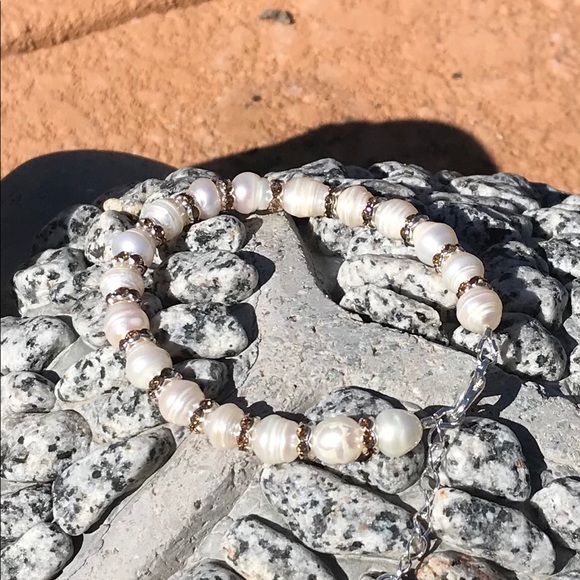 Cultured freshwater pearl bracelet gold roundells - Picture 3 of 5